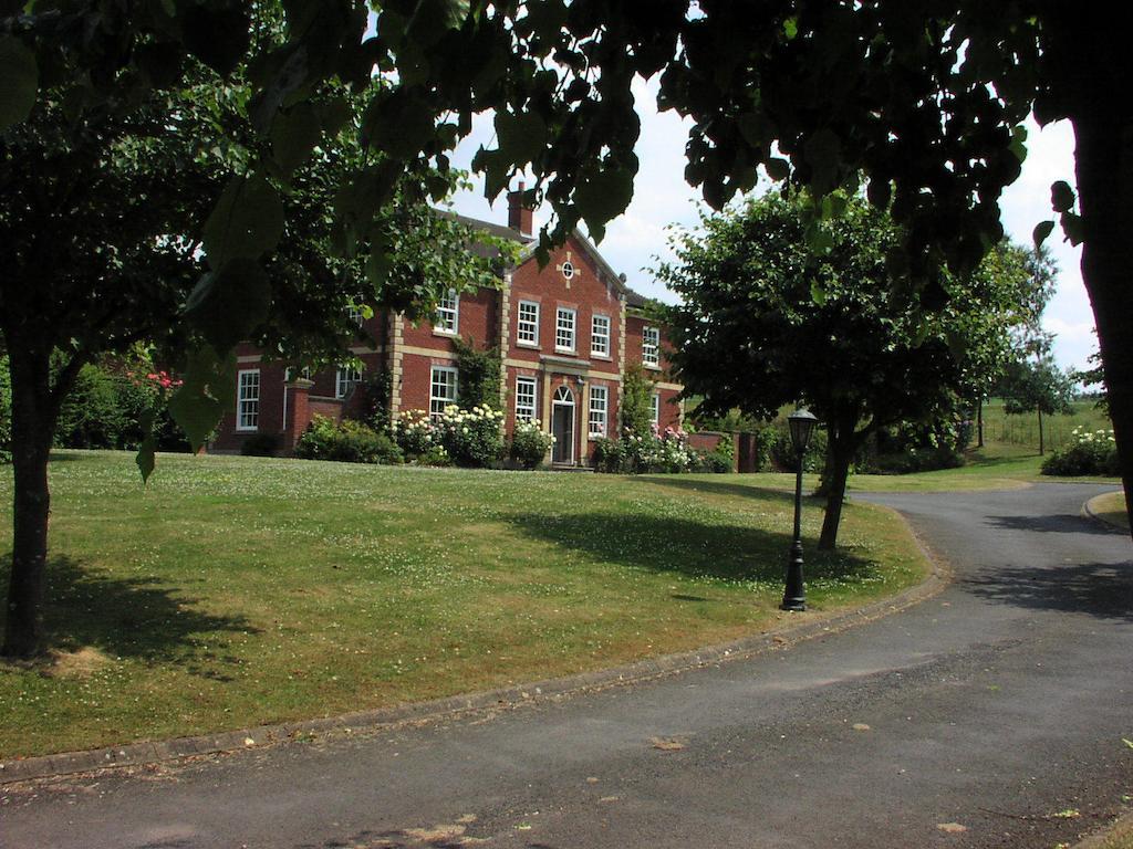 Claverdon Austons Down Farm B&B מראה חיצוני תמונה