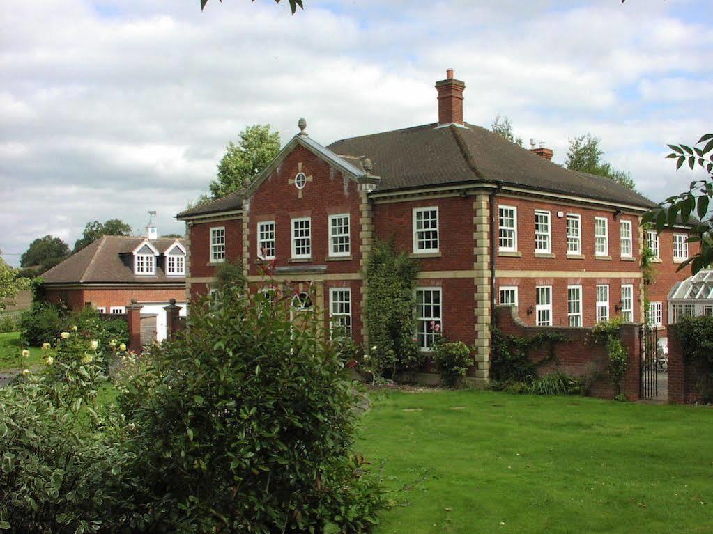 Claverdon Austons Down Farm B&B מראה חיצוני תמונה